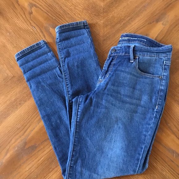 Old Navy Super Skinny Mid Rise Jeans - Picture 8 of 8
